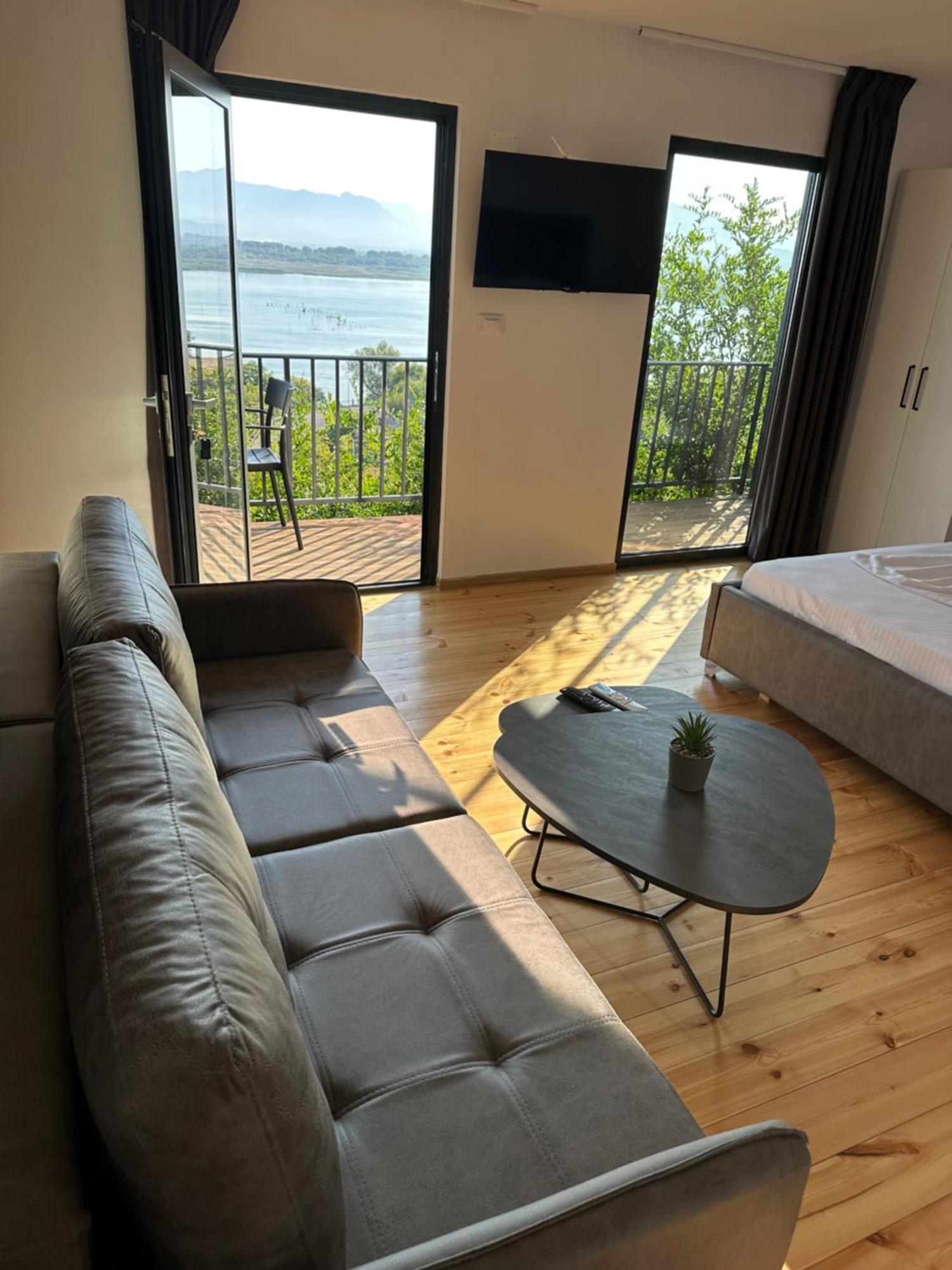 Lake Escape Villa Shiroke Shkodër Esterno foto